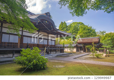 滋賀大津西寺創始人大師堂和北門 滋賀大津西寺創始人大師堂和北門 129949987
