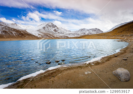 Chukur-Kul or Chukurkul lake in Murghab region, Tajikistan 129953917