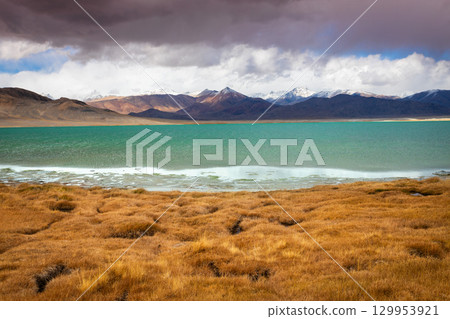 Sasykkul or Sasyk-kul lake in Murghab region, Tajikistan 129953921
