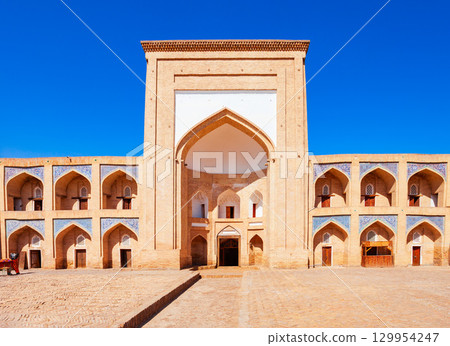 Medrese Kutlug Murad Inaka in Khiva 129954247