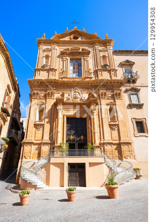 Church Saint Dominic facade view in Agrigento 129954308