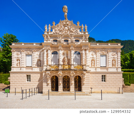 Schloss Linderhof Palace in Bavaria, Germany Schloss Linderhof Palace in Bavaria, Germany 129954332