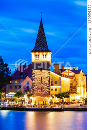 Mangturm in Lindau old town in Bavaria, Germany Mangturm in Lindau old town in Bavaria, Germany 129954352