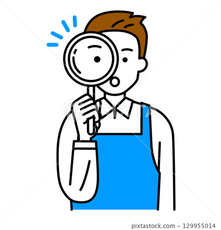 穿著圍裙的男人透過放大鏡觀察 穿著圍裙的男人透過放大鏡觀察 129955014