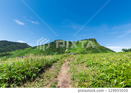 Hafudake seen from Kenashi Pass in summer 129955030