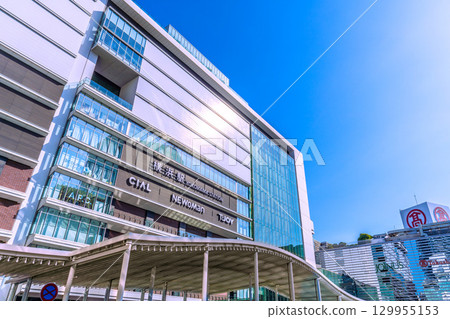 Yokohama cityscape, Japan, August 23rd. The intense heat continues... View of Yokohama Station and other areas. 129955153