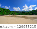 Summer scenery of Ishigaki Island's Crystal Beach, a white sand beach with a stream running through it 129955215