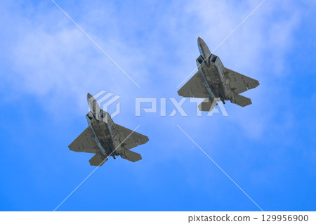 Fighter aircraft in flight 129956900