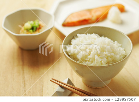 Rice, Breakfast, Japanese set meal (white rice, grilled salmon, cold tofu) 129957507