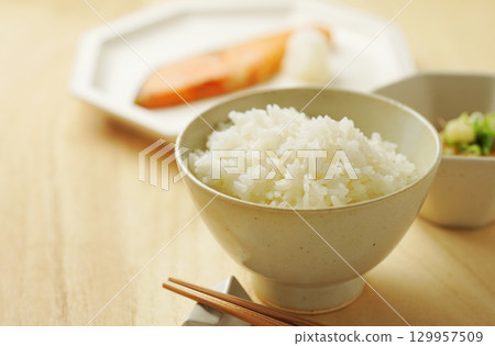 Rice, Breakfast, Japanese set meal (white rice, grilled salmon, cold tofu) Rice, Breakfast, Japanese set meal (white rice, grilled salmon, cold tofu) 129957509