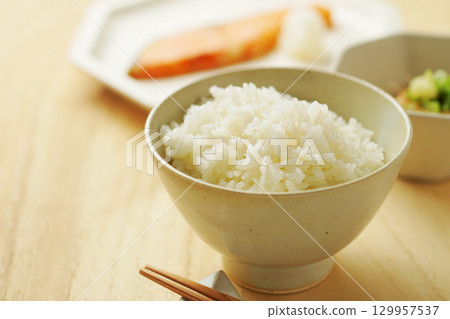 Rice, Breakfast, Japanese set meal (white rice, grilled salmon, cold tofu) 129957537