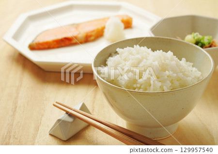 Rice, Breakfast, Japanese set meal (white rice, grilled salmon, cold tofu) Rice, Breakfast, Japanese set meal (white rice, grilled salmon, cold tofu) 129957540