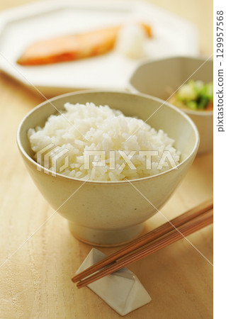 Rice, Breakfast, Japanese set meal (white rice, grilled salmon, cold tofu) 129957568