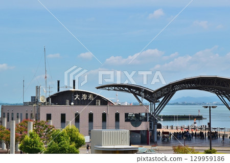 大津港在陽光明媚的夏日，滋賀縣 129959186