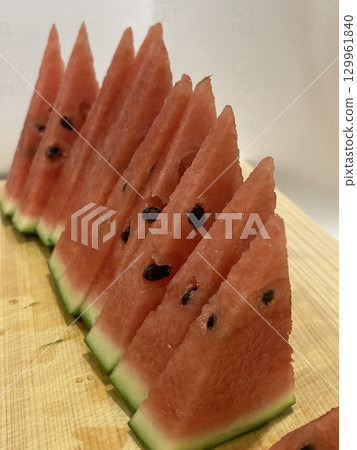 一個西瓜 一個西瓜 129961840