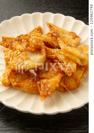 Fried wonton Fried wonton 129962748