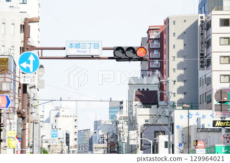 Hongo 3-chome intersection 129964021