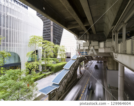 曼谷 BTS Phloen Chit 站入口 129964604