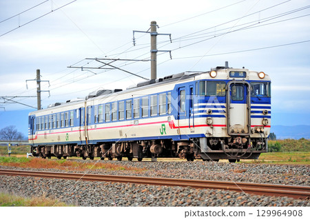 羽越本線、西袋富士島、JR 東日本、木葉 48-1545 + 木葉 48-554（新津） 129964908