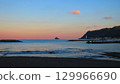 冬季淡季從海岸看到的日落很美 129966690