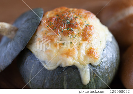 整個南瓜焗烤 129968032