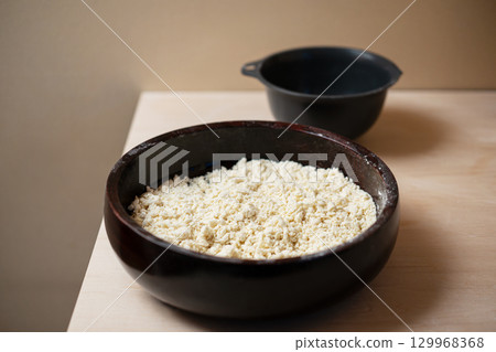 Handmade udon kneading bowl Handmade udon kneading bowl 129968368