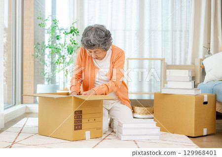 老人紙板報廢規劃 129968401