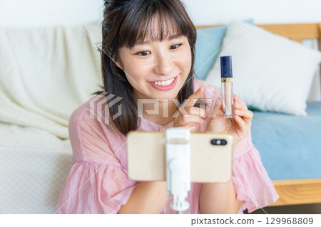 Women who deliver online 129968809