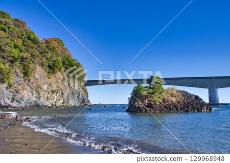 [Kanagawa Prefecture] Manazuruiwa Coast 129968948