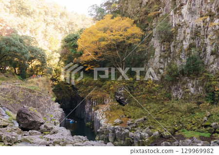 宮崎縣秋天的高千穗峽 129969982