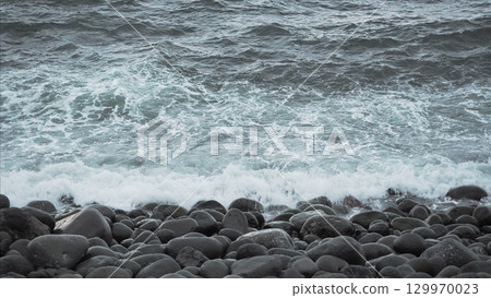 Sea sunrise 129970023