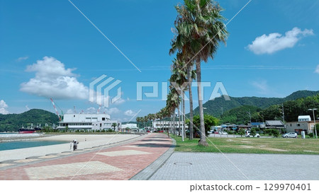 夏日大海與藍天的寧靜景色 129970401
