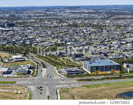 Residential houses in the suburb of Oran Park in NSW, Australia 129972681