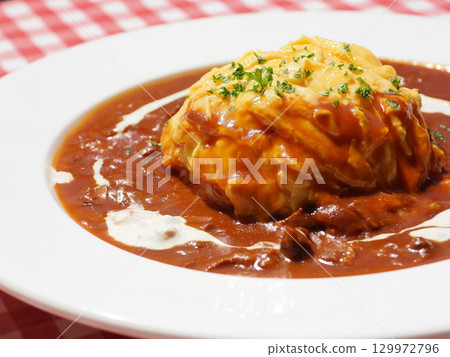 美味的半釉煎蛋飯 129972796