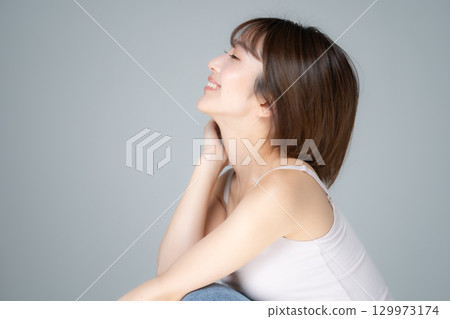 Beauty Young lady 129973174