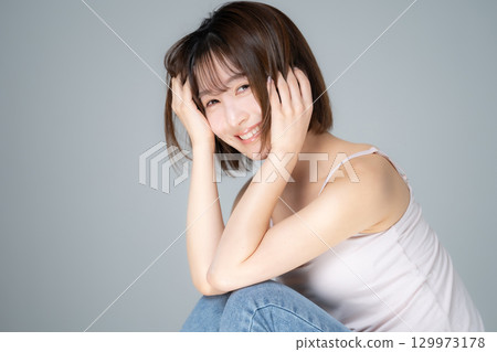 Beauty Young lady 129973178