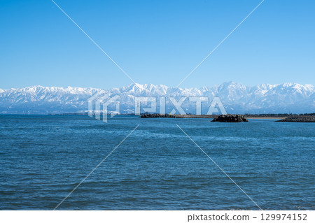 立山山脈和富山灣 129974152