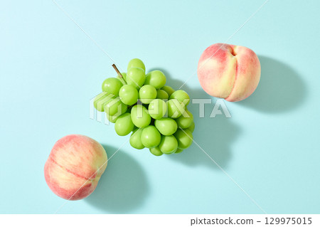 Shine muscat and peach Shine muscat and peach 129975015