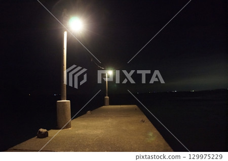房總半島夜景:岡本碼頭 房總半島夜景:岡本碼頭 129975229