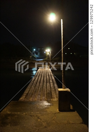 房總半島夜景：岡本碼頭 129975242