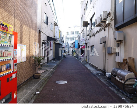 飲酒區的清晨景色 飲酒區的清晨景色 129976654