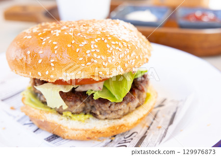 美味的漢堡包 129976873