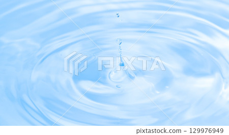 水濺動作鏡頭 129976949