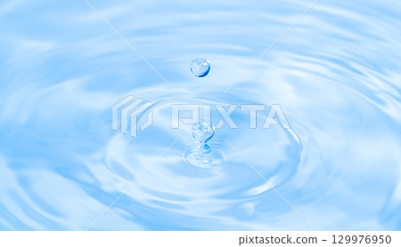 水濺動作鏡頭 129976950