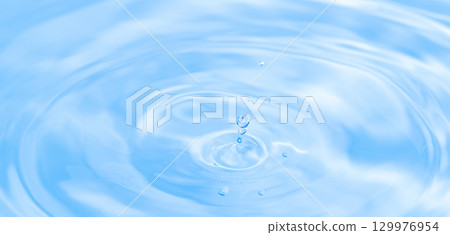 水濺動作鏡頭 129976954