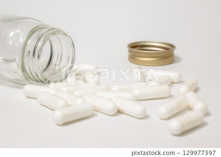 Medicine capsule 129977397
