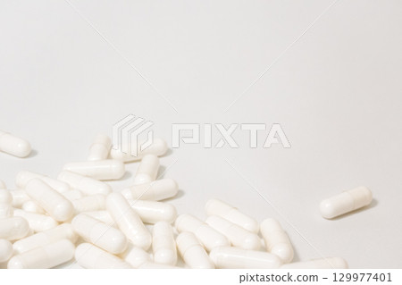 Medicine capsule Medicine capsule 129977401