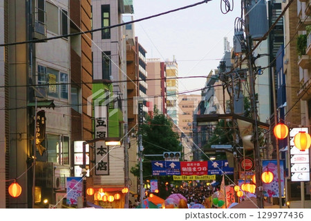 東京麻布十番夏日祭的夜晚 東京麻布十番夏日祭的夜晚 129977436