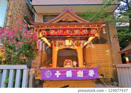 Lion of the Tenth Musical Instrument, Tokyo Lion of the Tenth Musical Instrument, Tokyo 129977437