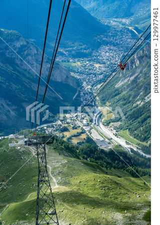 義大利北部奧斯塔、恩特雷韋斯的景色 義大利北部奧斯塔、恩特雷韋斯的景色 129977461